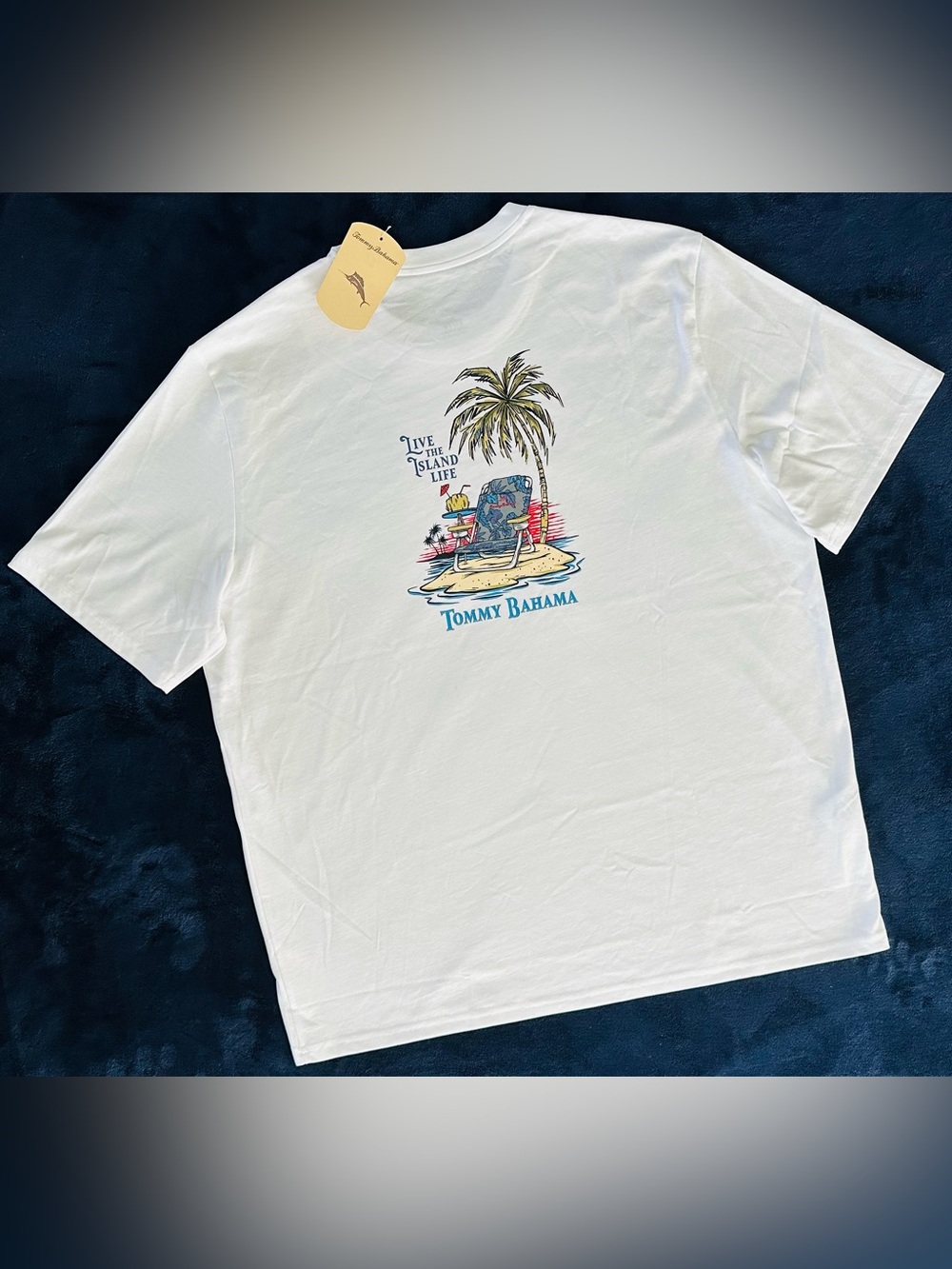 Tommy Bahama Mens LIVE THE ISLAND LIFE T-shirt XL White NWT Tropical Beach Chair